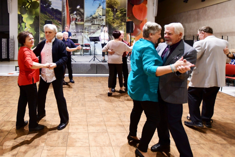 Kampaň Místa přátelská seniorům zahájilo taneční odpoledne